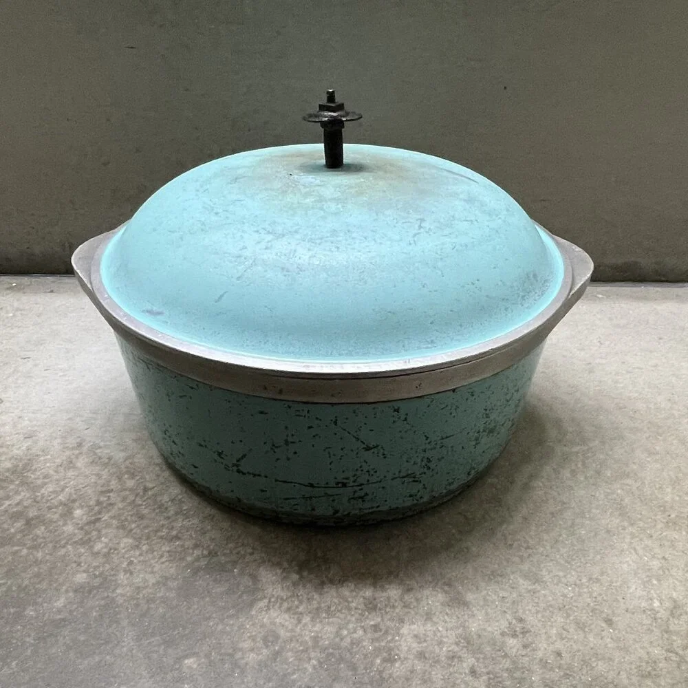 Antique Vintage Club Aluminum Turquoise 4-Quart Dutch Oven Stock Pot Pan